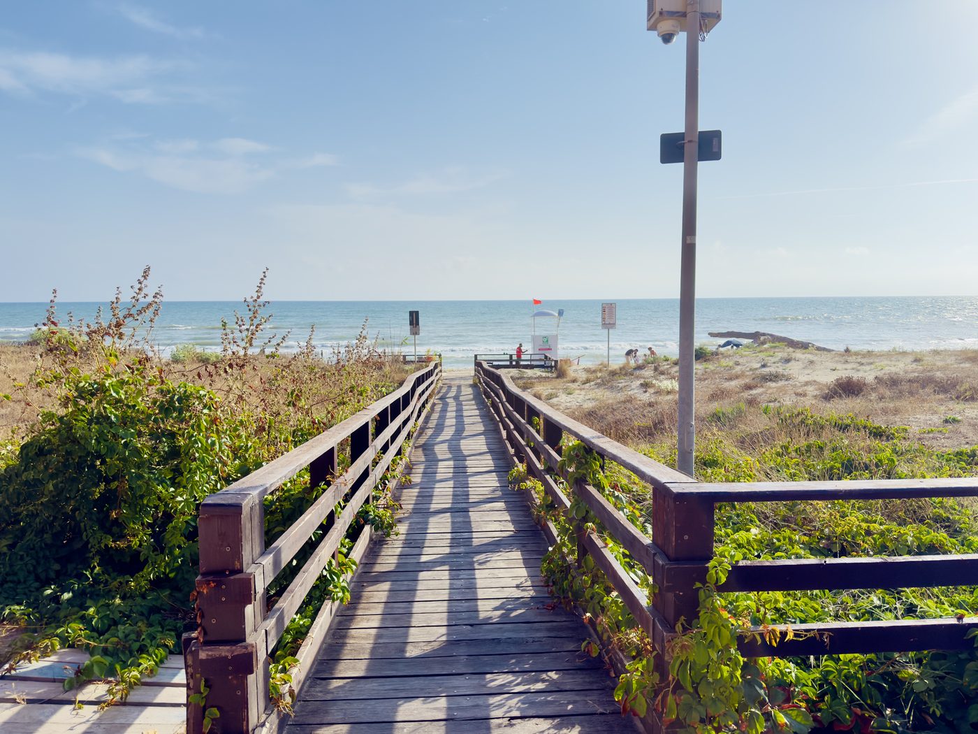 La passerella verso la spiaggia — Appartamento al Mare, Meduse Seafront Apartments